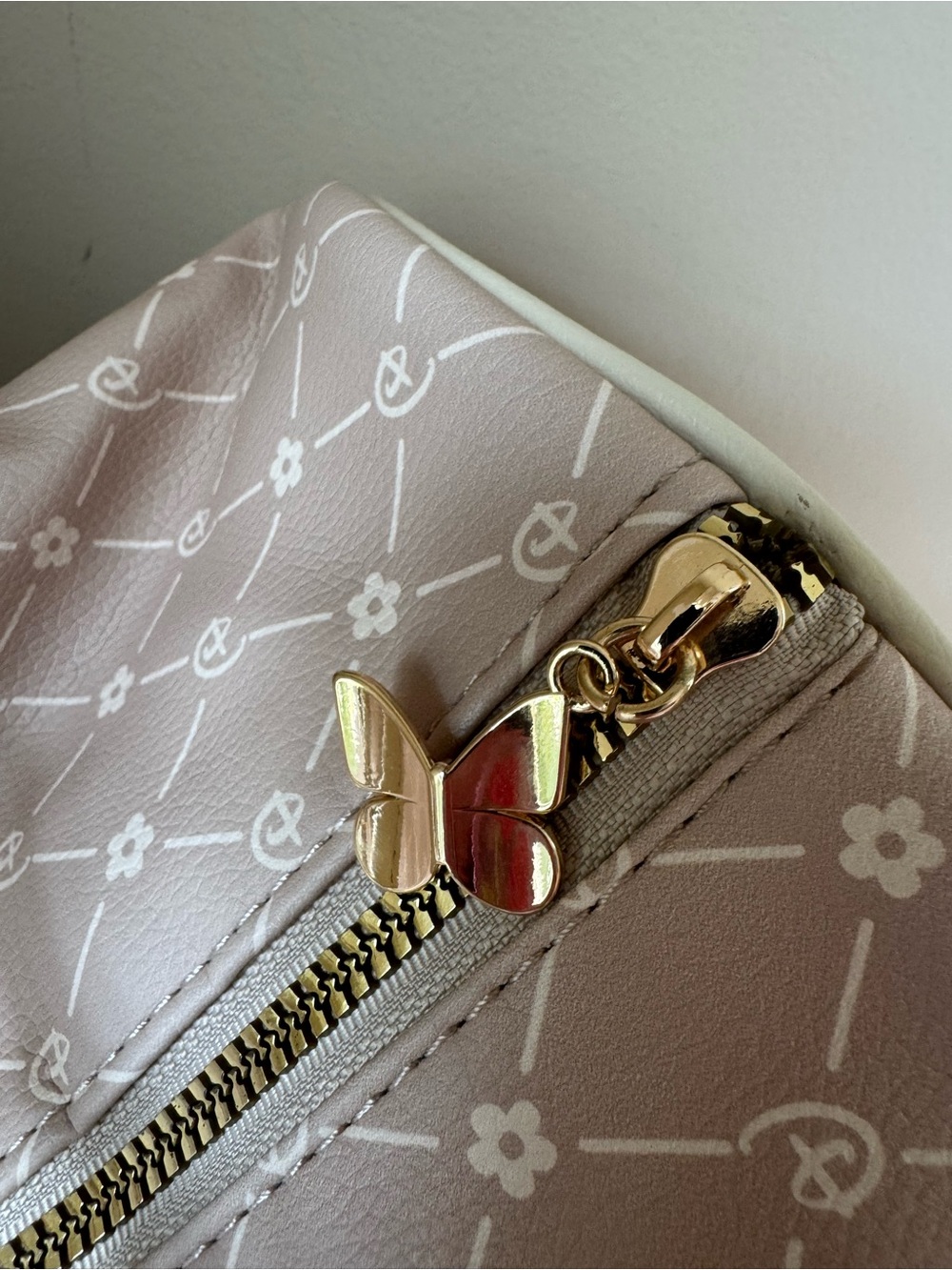 Disney Primark Bambi Weekend Bag - Picture 8 of 16